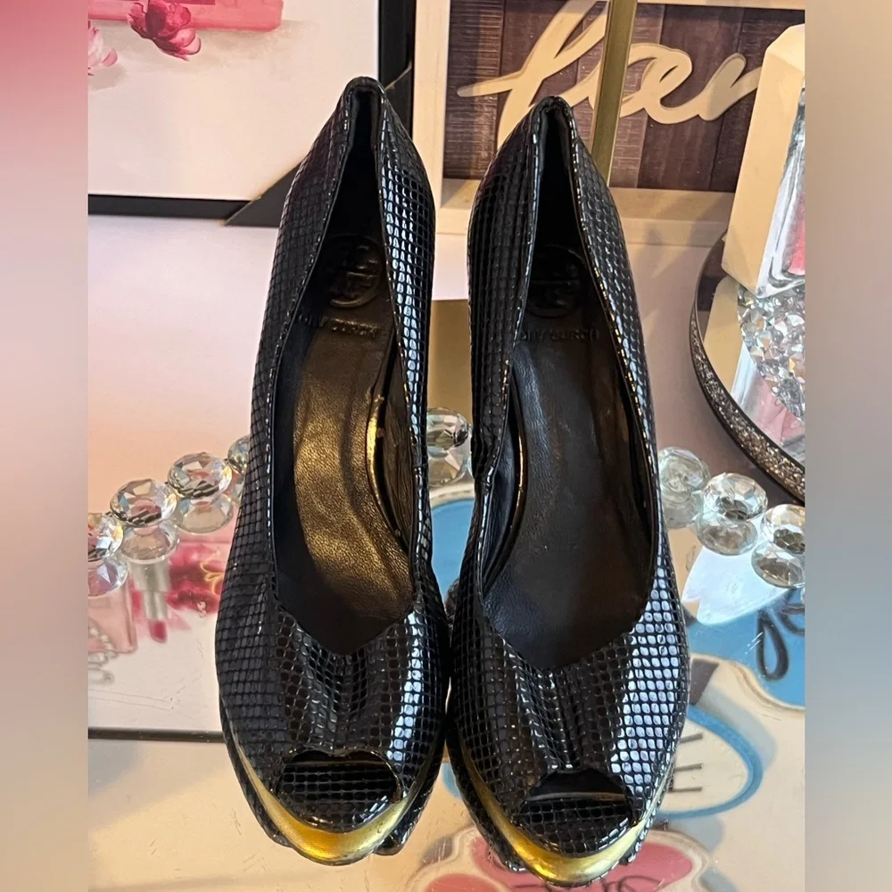 Tory Burch Jude Platform black, snake-embossed leather size 9.5